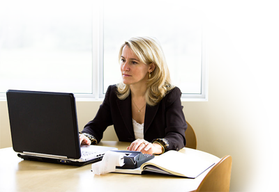 4 Reasons to Use a Virtual Assistant